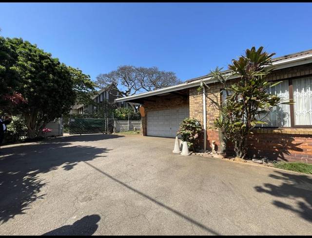 3 BEDROOM HOUSE FOR SALE IN SEA VIEW